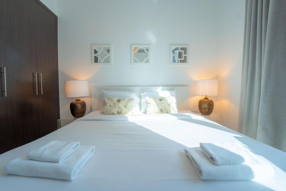 Aws Holiday Homes - Prime Apartment Near The Beach Dubai Eksteriør billede