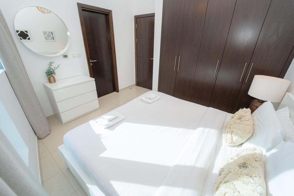 Aws Holiday Homes - Prime Apartment Near The Beach Dubai Eksteriør billede