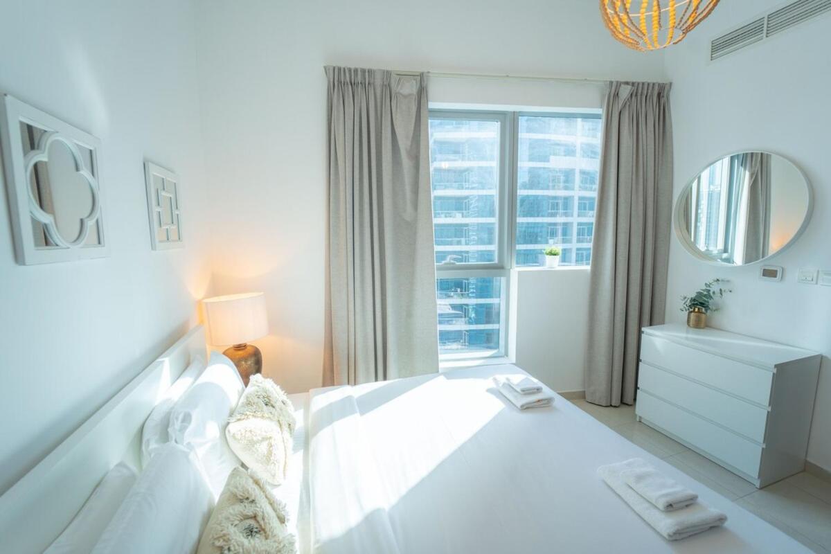 Aws Holiday Homes - Prime Apartment Near The Beach Dubai Eksteriør billede