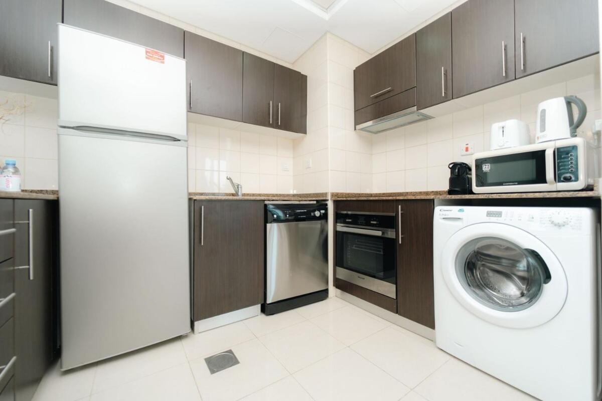Aws Holiday Homes - Prime Apartment Near The Beach Dubai Eksteriør billede